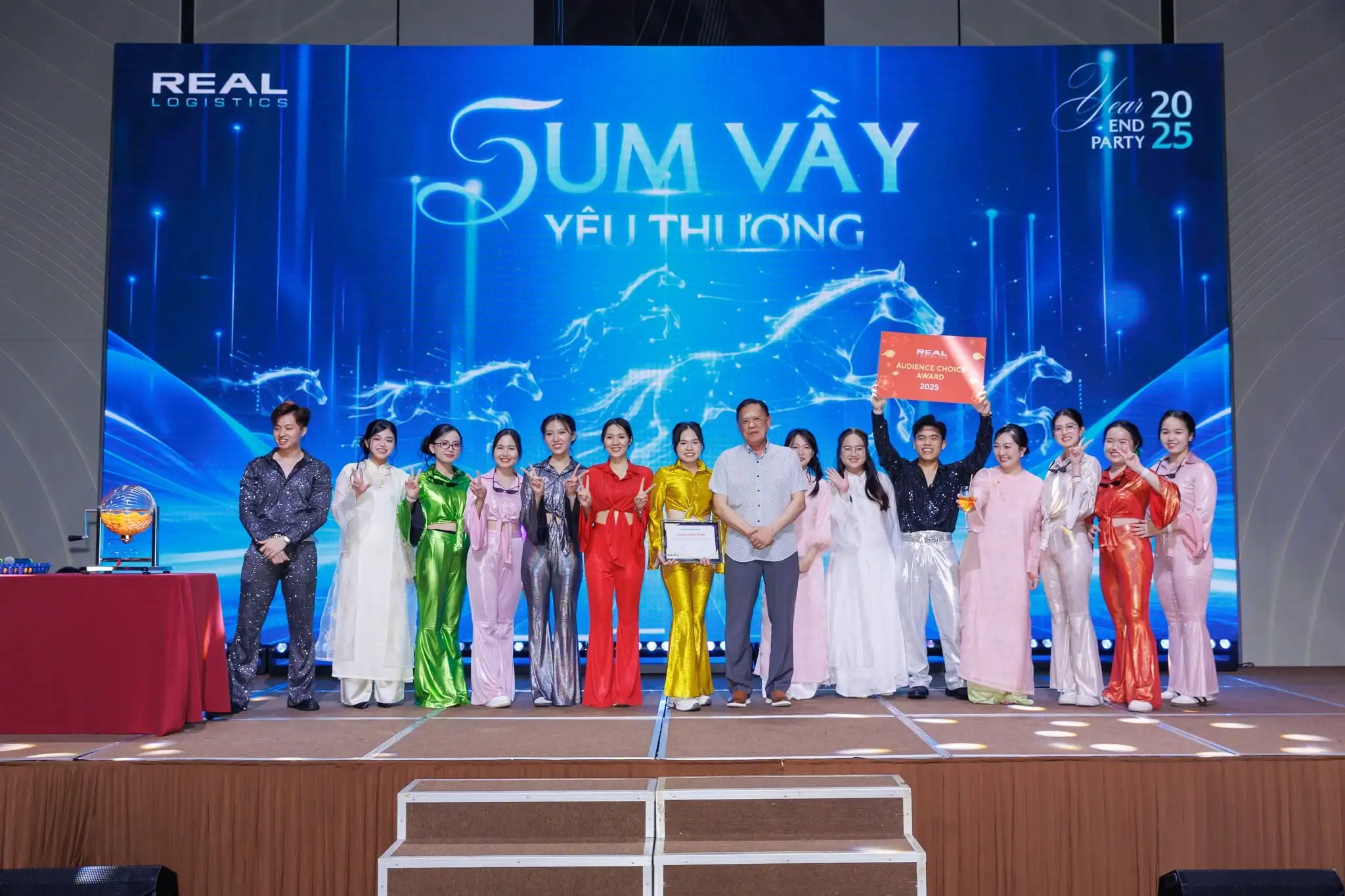 year-end-party-2025-sum-vay-yeu-thuong-18.webp